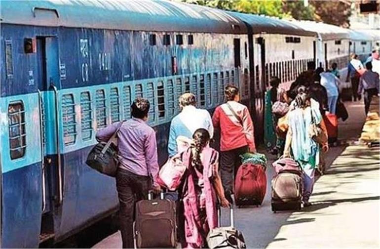 पंजाब आने वाली सैकड़ों Trains आज भी रद्द, रेल यात्रियों को मुसीबत