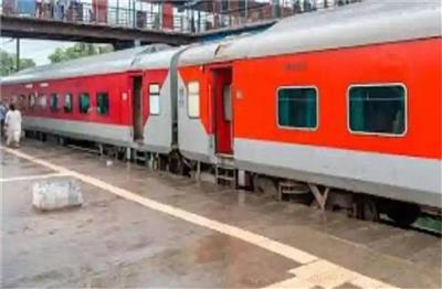 Haryana से महाकुंभ मेले का सफर होगा आसान, रोहतक तक दौड़ेगी Mahamana Express Train